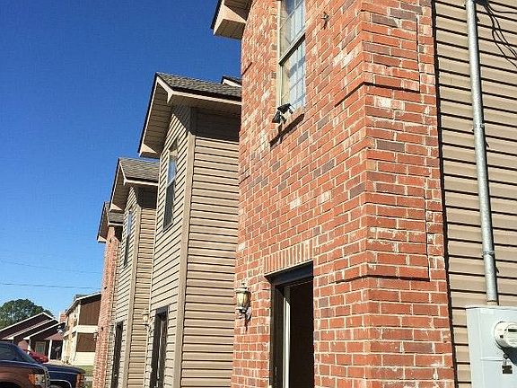 2nd image of 1001 Arianna Dr APT D