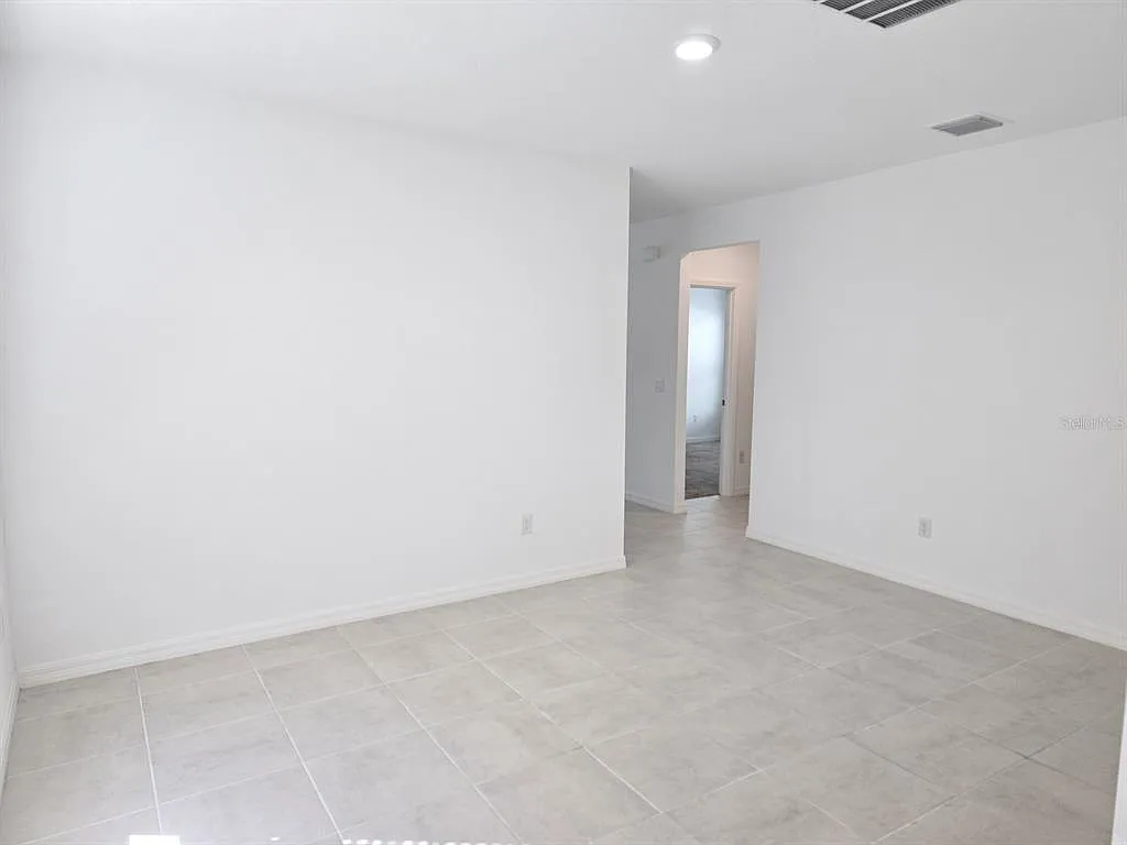3 bed, 2.0 bath, 1585 sqft, $2,350 — Photo 3