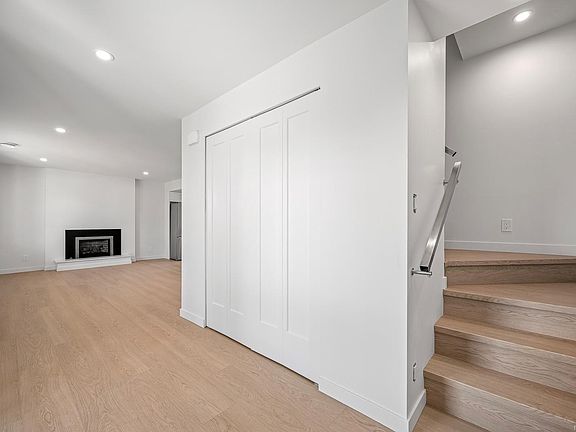 5th image of 896 Galerno Rd #S
