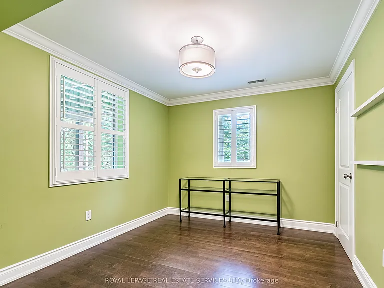 64 Grenview Blvd S #LOWER — Photo 14