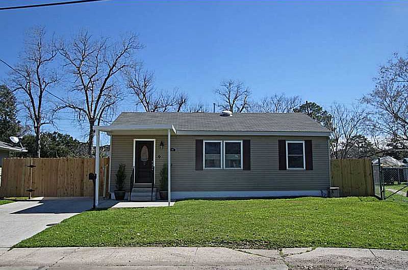 1st image of 28 Vivian Ct