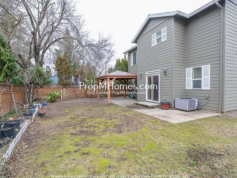 1907 SE 162nd Ave — Photo 22