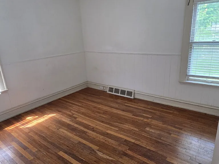 1462 Maple Rd #1 — Photo 10