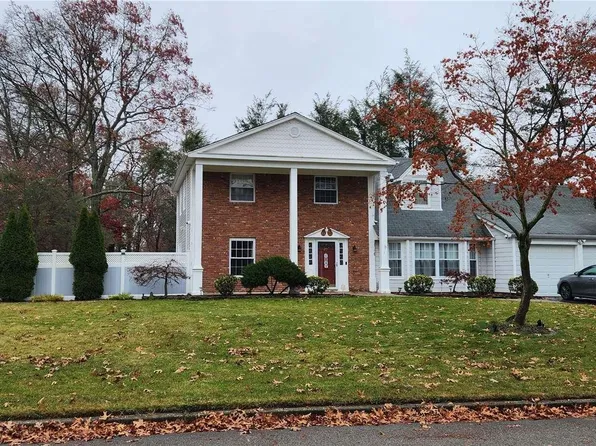 27 Teele Drive, Coram, NY 11727