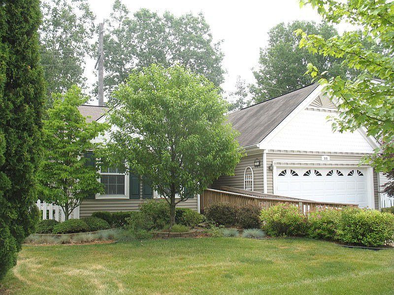 1st image of 315 Victorian Ln #11