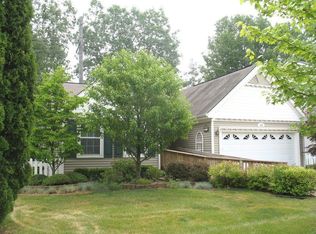 315 Victorian Ln #11, Belleville, MI 48111