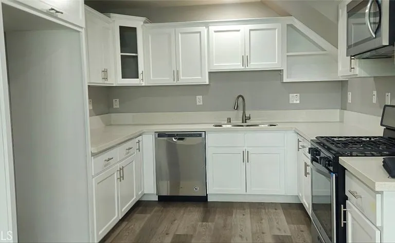 12306 Valley View Ave — Photo 10
