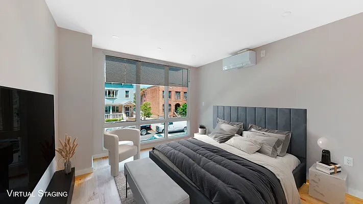 Sold by R New York | media 17