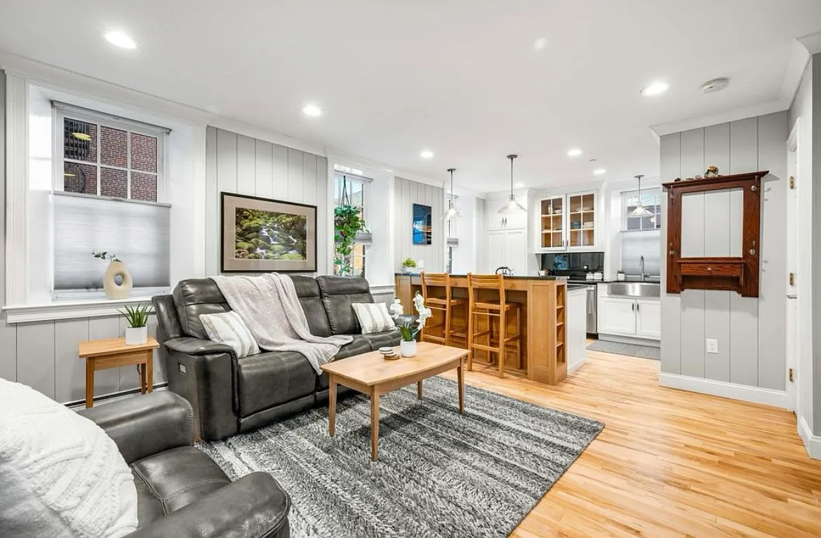 147 State St — Photo 1