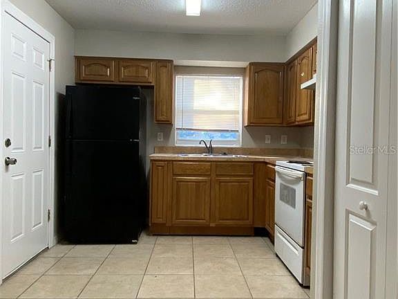 5th image of 1205 E Holland Ave