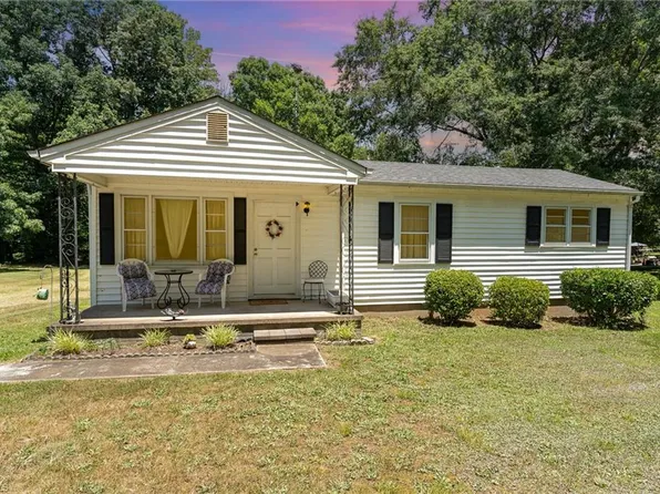 1851 Us Highway 311 N, Walnut Cove, NC 27052