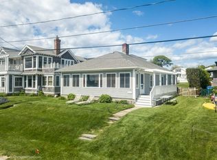 32 Esplanade St, Middletown, RI 02842