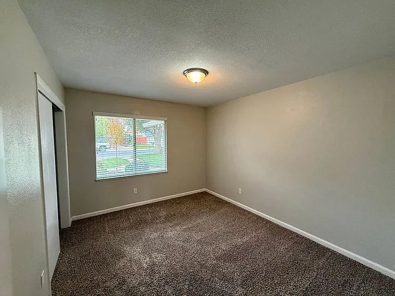 1405 Fransen Ln — Photo 18