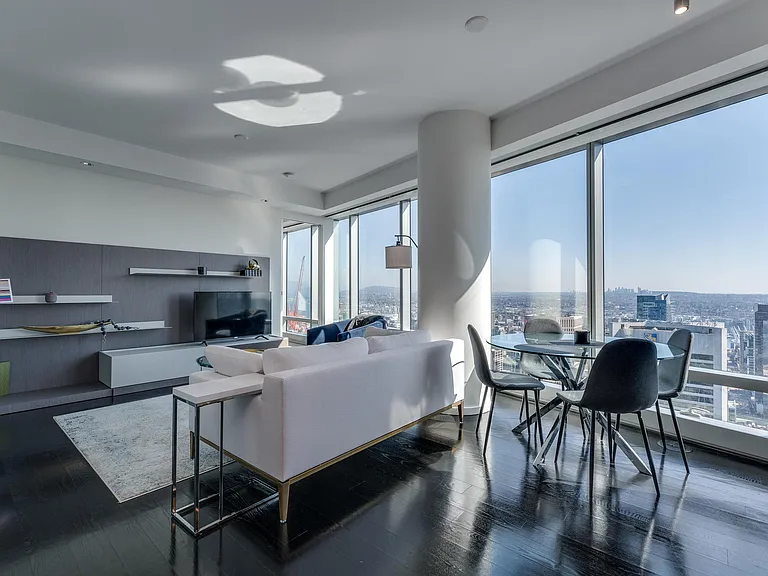 1151 Georgia St W #6001 — Photo 1