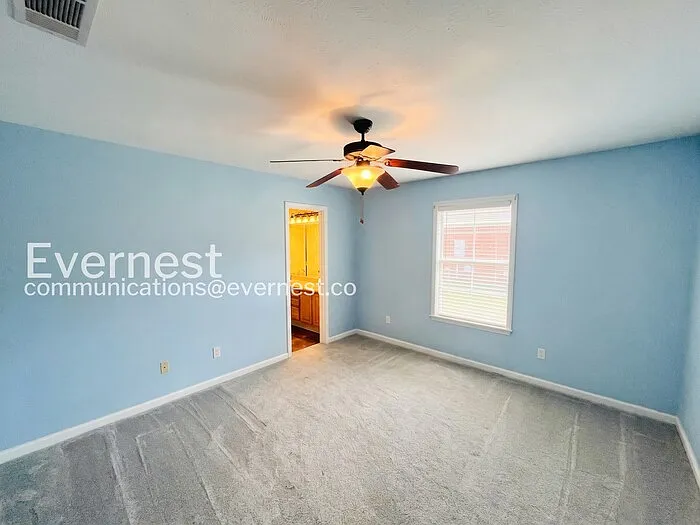223 Crosscreek Dr — Photo 11