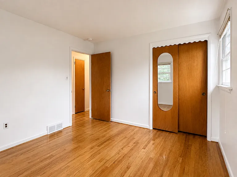 527 W Marion St — Photo 16