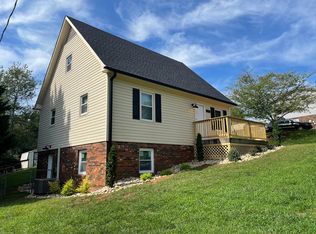 5683 Valley Field Rd, Hickory, NC 28602