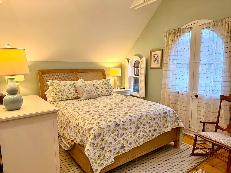 12 Wesley Ave — Photo 8