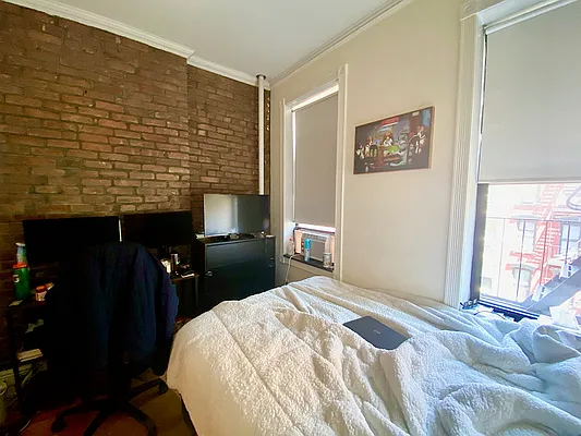 Rented by Corcoran | media 17