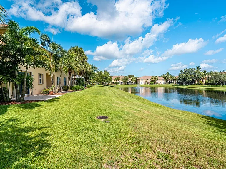 460 Rainbow Springs Ter — Photo 33