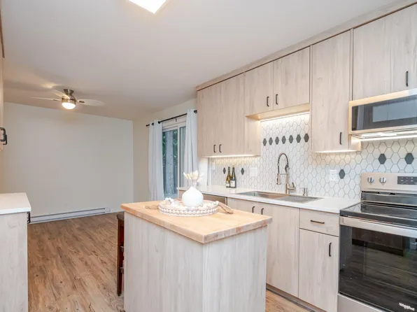 34843 Laburnum Ave, Abbotsford, BC V2S 5J3