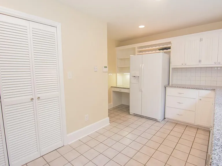 1000 Jefferson Dr — Photo 10