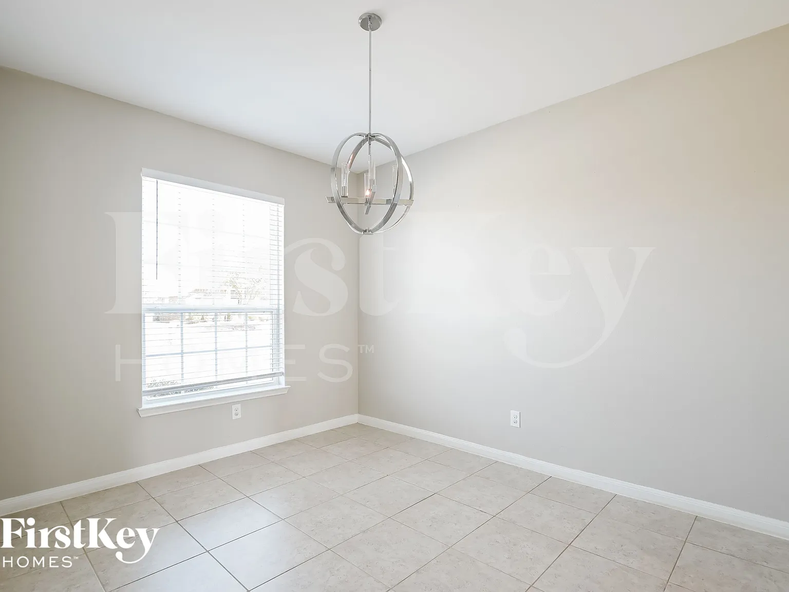 4 bed, 2.0 bath, 2312 sqft, $2,630 — Photo 4