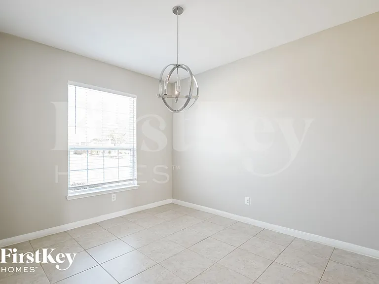 710 Shady Meadow Ln — Photo 4