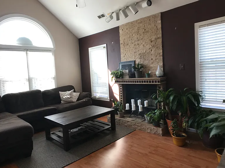 12902 Church Ct — Photo 6