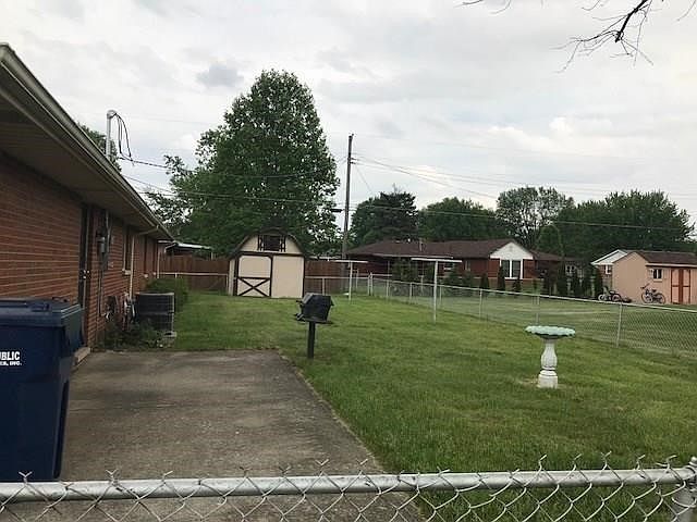 2nd image of 205 E 49th St