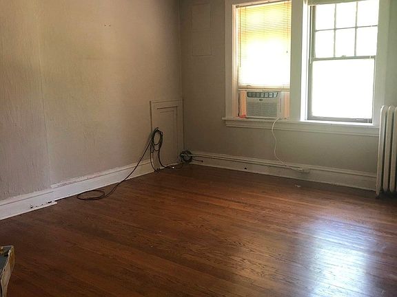 5th image of 529 S York St APT B