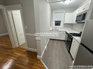 368 Riverway #7B, Boston, MA 02115
