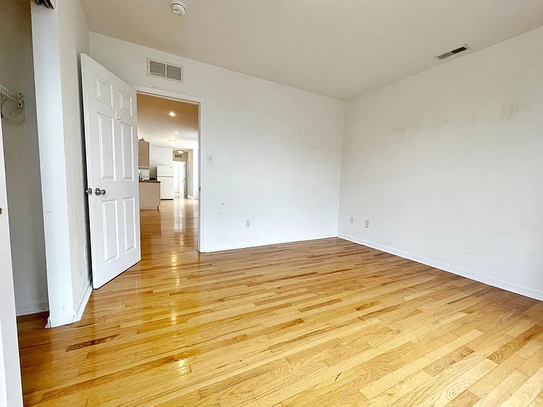 2403 S Broad St — Photo 26