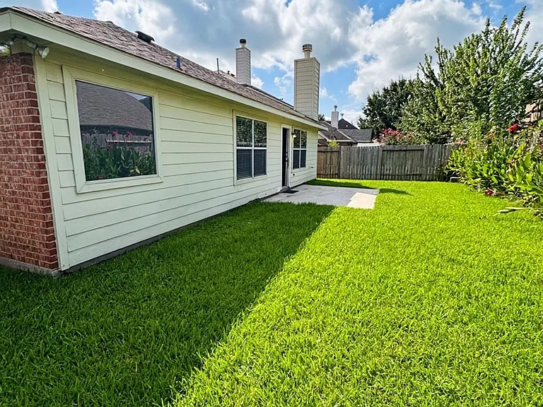 19523 Country Mountain Ct — Photo 25