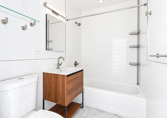Bathroom, photo 1