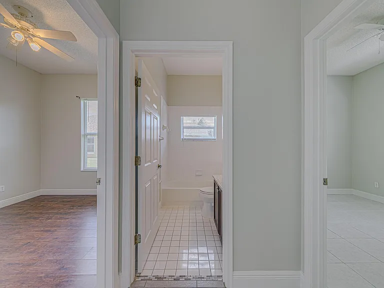12549 Waterhaven Cir — Photo 8