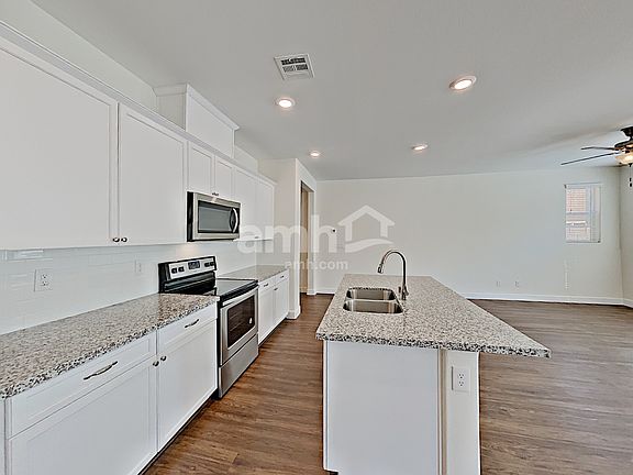 3rd image of 9272 S Park St