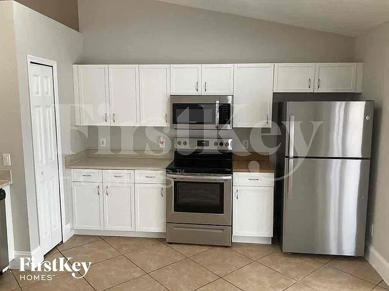 1822 NW Embers Ter — Photo 5
