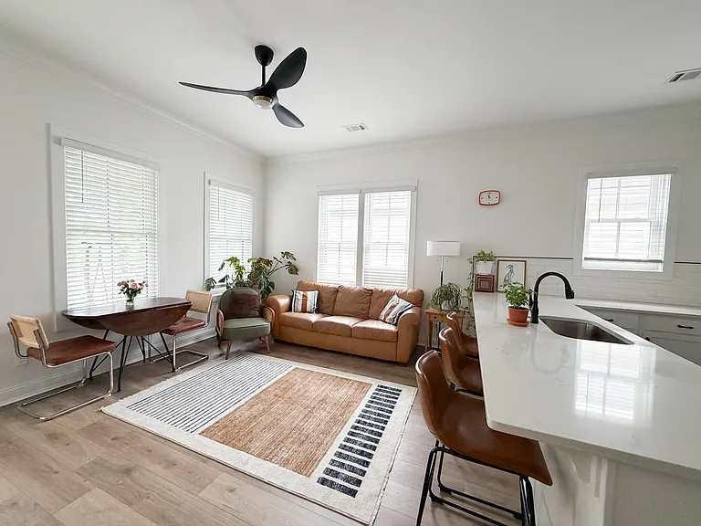 1720 Barnard St #1720 — Photo 19
