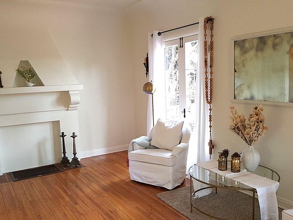 2nd image of 702 Lincoln Blvd #702