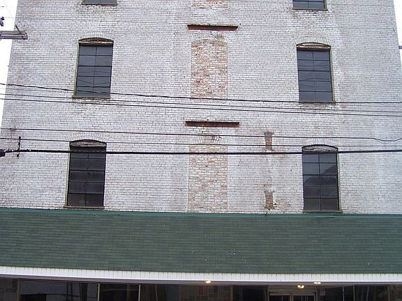 4th image of 315 Lynn St APT 403
