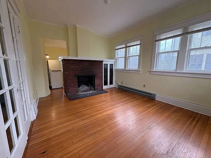 Building Photo - 908 E Washington St #1