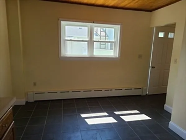 2 bed, 936 sqft, $2,400 — Photo 4