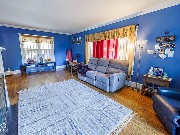 2nd image of 456 W Hillside Ave