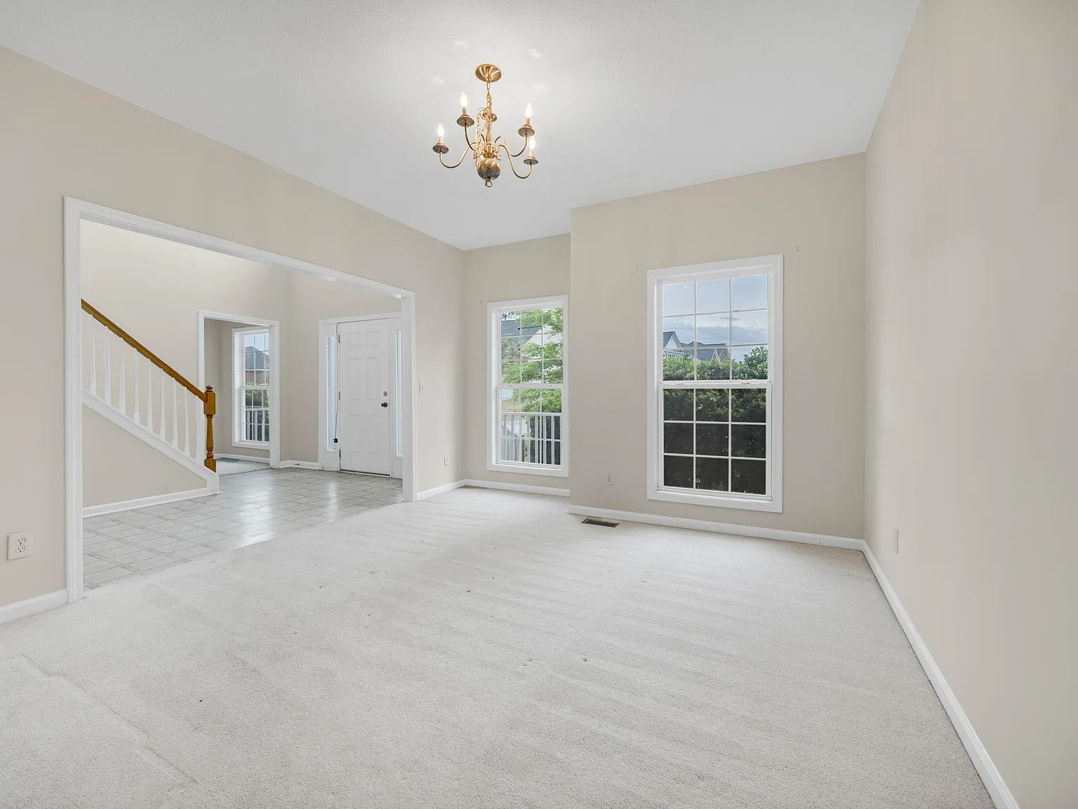 5 bed, 3516 sqft, $2,850 — Photo 4
