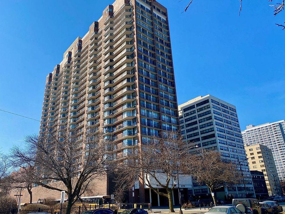1st image of 4170 N Marine Dr APT 3A