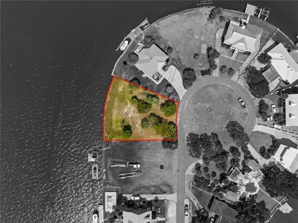 535 Buchanan Dr, Dauphin Island, AL 36528