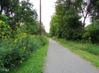 700 W Riverside Dr, Elizabethton, TN 37643