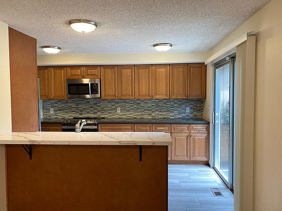 Gourmet Kitchen. Brand new.