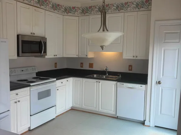 5325 Village Square Ct, Virginia Beach, VA 23455